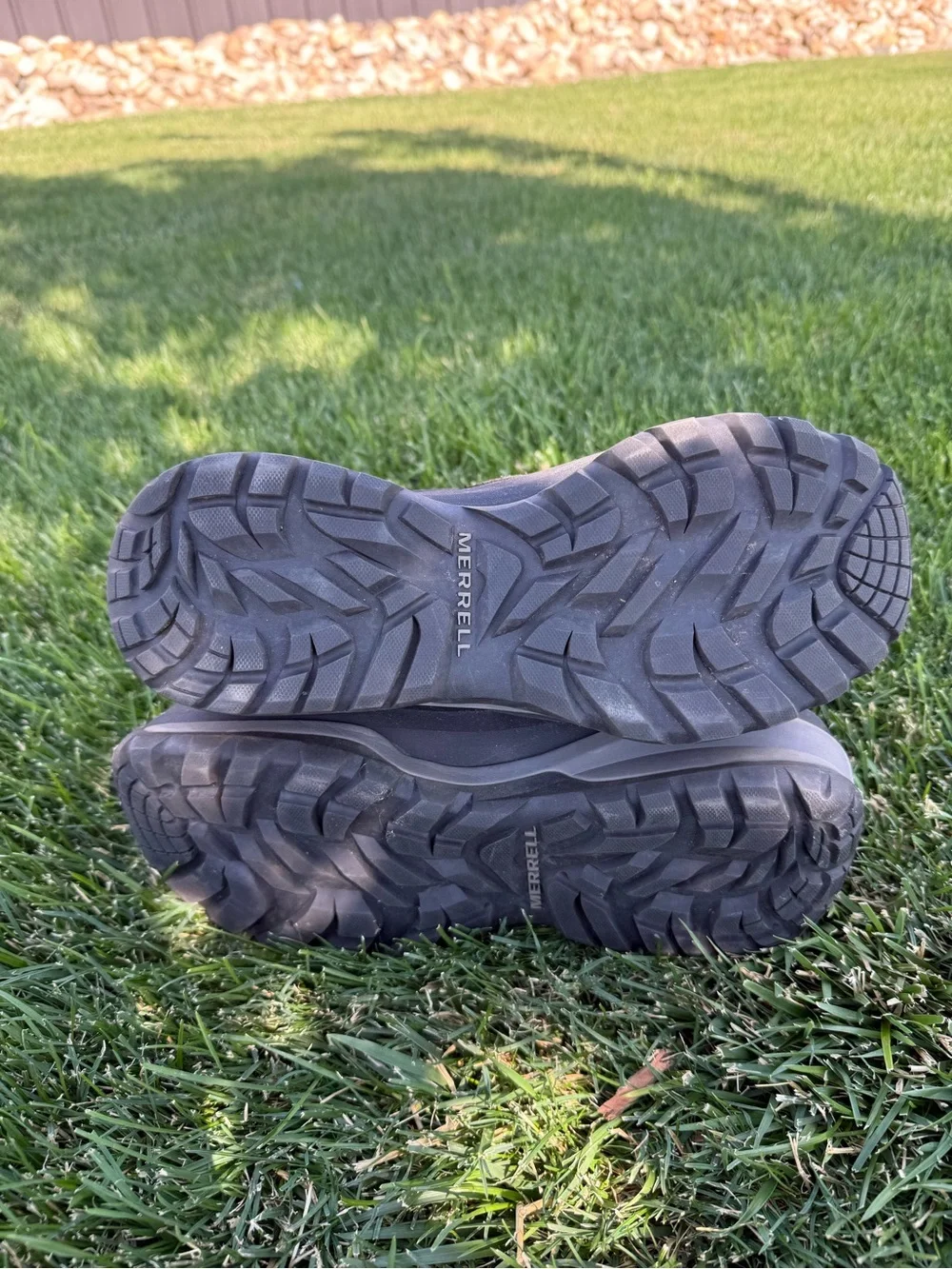 Merrell Thermo Slush Men’s Size 11 Mid Waterproof Boots 200 Grams Insulation.